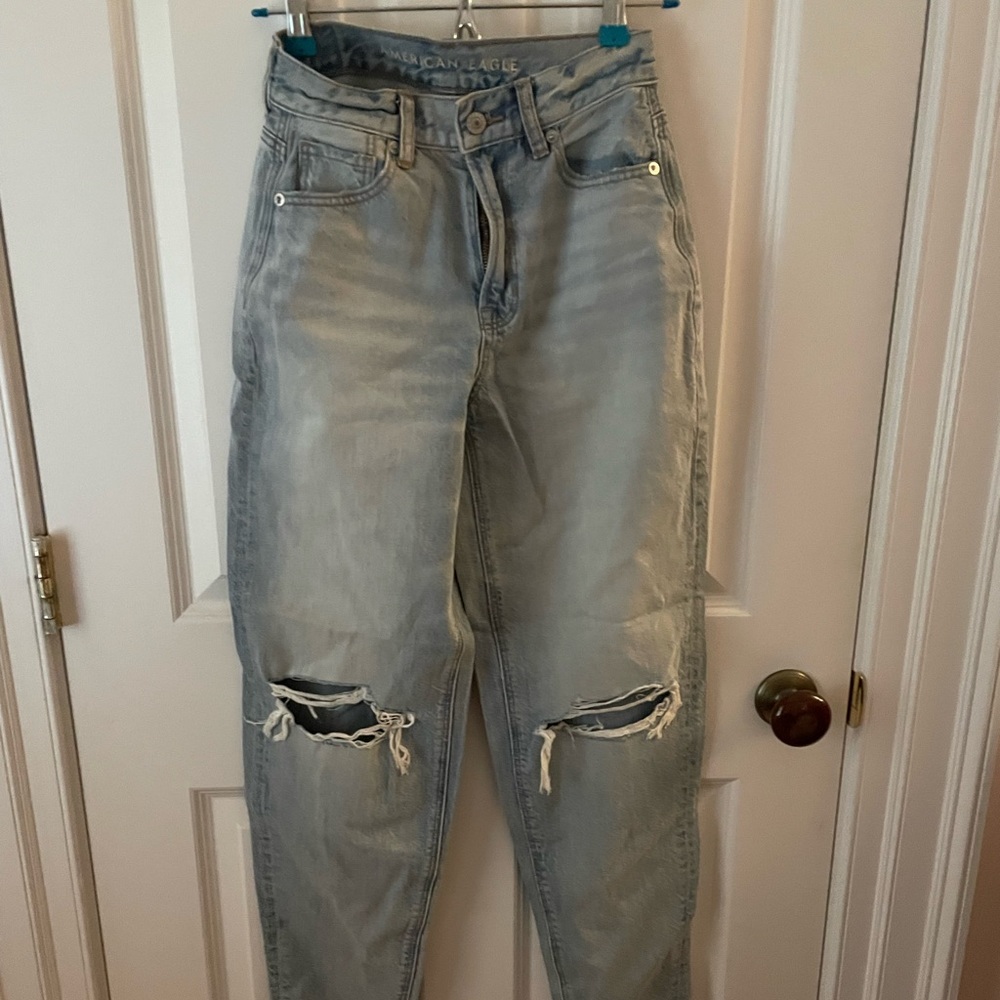 Distressed American eagle light wash jeans